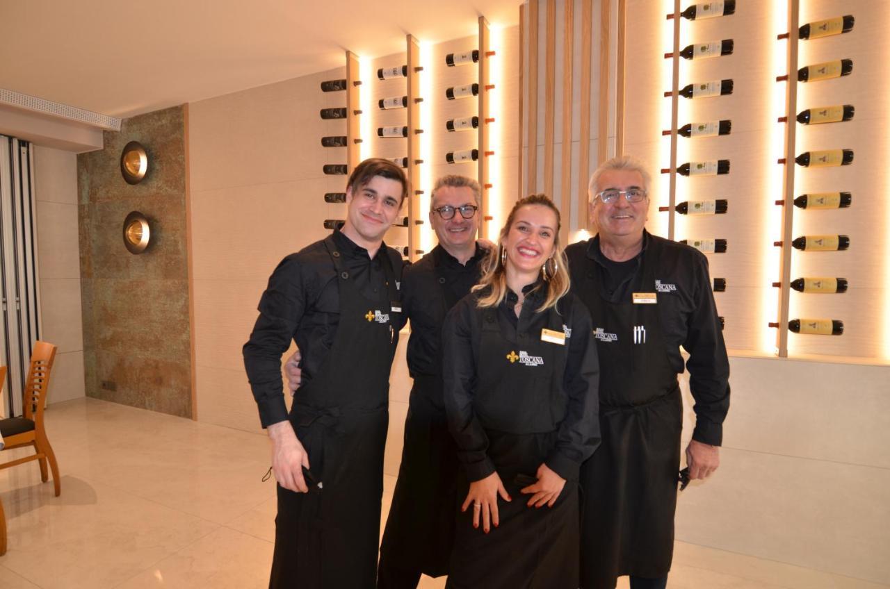 Hotel Ristorante Toscana อาลัสซิโอ ภายนอก รูปภาพ