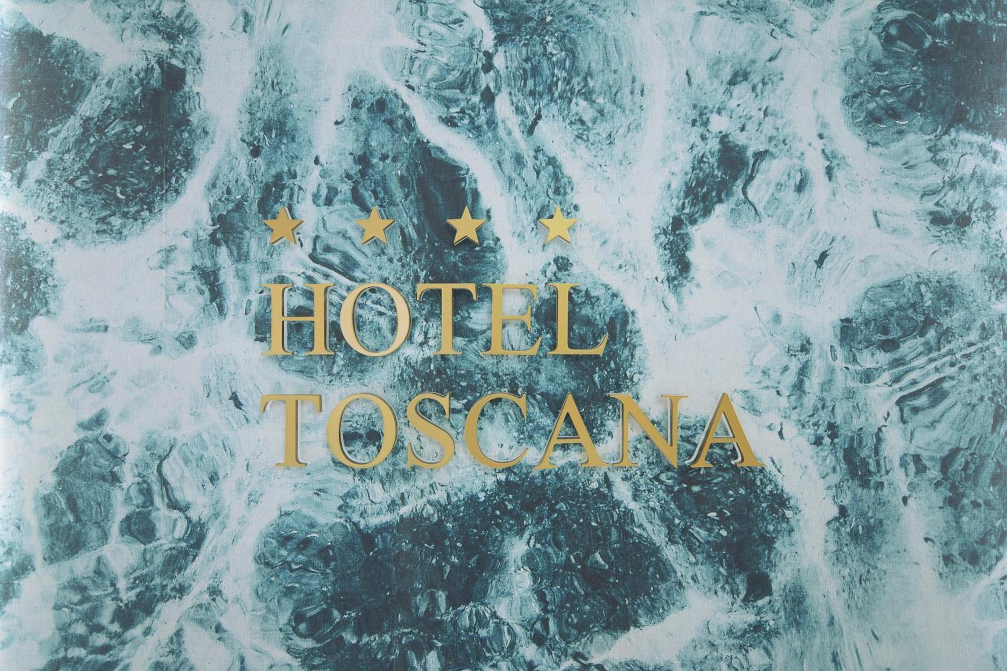 Hotel Ristorante Toscana อาลัสซิโอ ภายนอก รูปภาพ