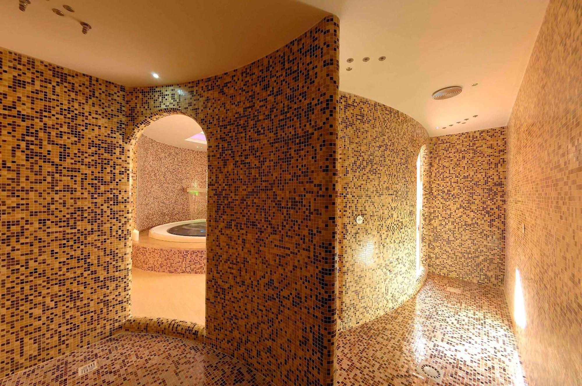 Hotel Ristorante Toscana อาลัสซิโอ ภายนอก รูปภาพ
