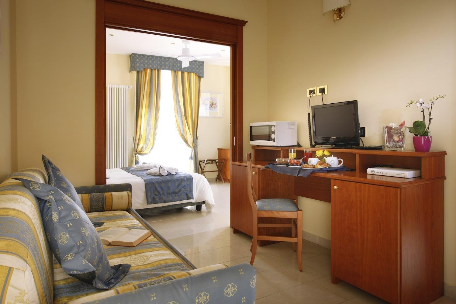 Hotel Ristorante Toscana อาลัสซิโอ ห้อง รูปภาพ